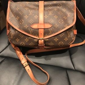 Louis Vuitton Saumur 30 Crossbody